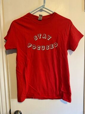Gildan Red Crewneck T-Shirt with Tag Detail